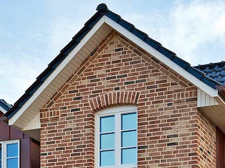 Massivhaus Denker von Mammen Bauunternehmen, Satteldach-Klassiker Außenansicht 4