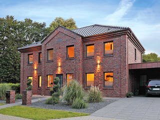 Massivhaus Dorn von Mammen Bauunternehmen, Stadtvilla Außenansicht 2