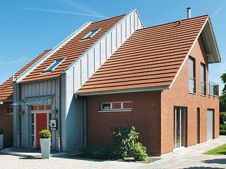 Massivhaus König von Mammen Bauunternehmen, Satteldach-Klassiker Außenansicht 2