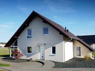 Fertighaus MEDLEY 200 B - MH Frankenberg von FingerHaus, Satteldach-Klassiker Außenansicht 1
