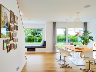 Fertighaus MH LIFE von WEISS Holzhaus Schlüsselfertig ab 418844€, Satteldach-Klassiker Innenansicht 6