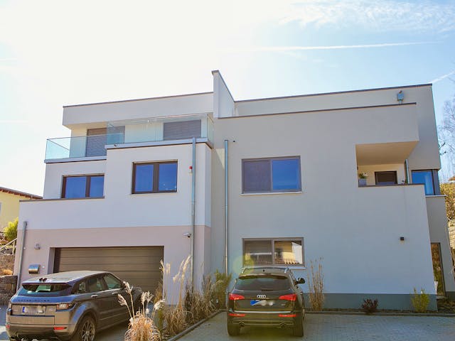 Flachdachhaus am Hang