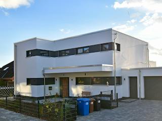 Massivhaus Ultramodern mit Panoramablick von Massivhaus Rhein Lahn, Cubushaus Außenansicht 1 Massivhaus Ultramodern mit Panoramablick von Massivhaus Rhein Lahn, Cubushaus Außenansicht 1