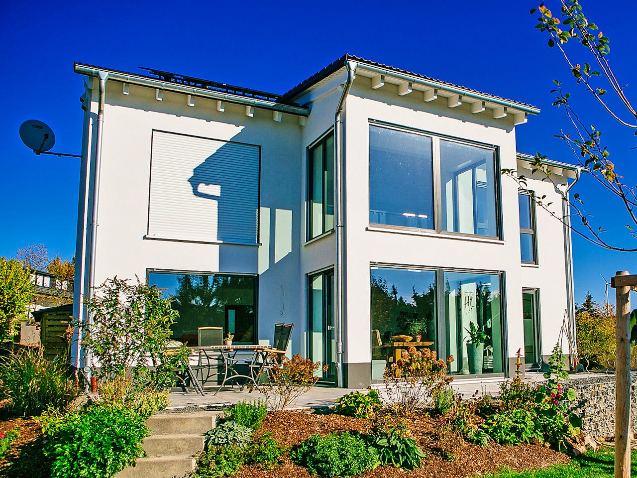 Attraktives Haus mit versetztem Pultdach