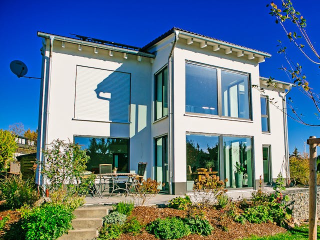 Attraktives Haus mit versetztem Pultdach