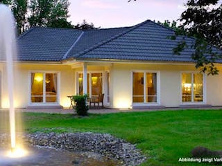 Massivhaus Bungalow Wolfenbüttel von Elm Bau - Massiv- und Holzrahmenhäuser, Bungalow Außenansicht 1