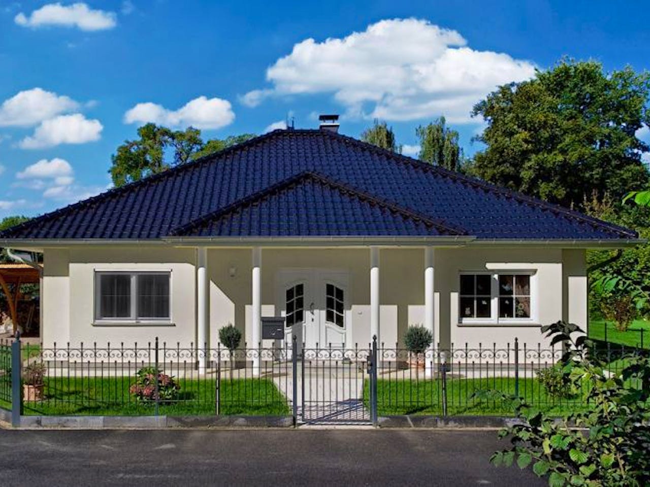 Massivhaus Bungalow Zingst von ROTH-MASSIVHAUS, Bungalow Außenansicht 1