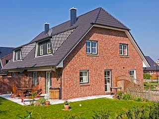 Massivhaus Duo Friesenhaus 130 von ECO System HAUS, Satteldach-Klassiker Außenansicht 4