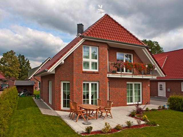 Massivhaus Haus Schwerin von ROTH-MASSIVHAUS,  Außenansicht 1