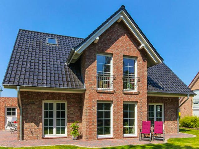 Massivhaus Kapitänshaus 150 von ECO System HAUS Schlüsselfertig ab 318900€, Satteldach-Klassiker Außenansicht 2