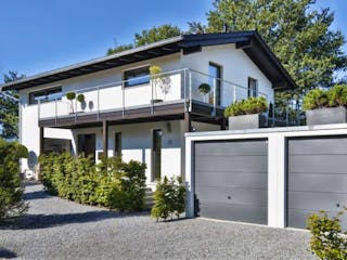 Fertighaus Vitalhaus Bad Endorf von Regnauer Hausbau, Satteldach-Klassiker Außenansicht 1