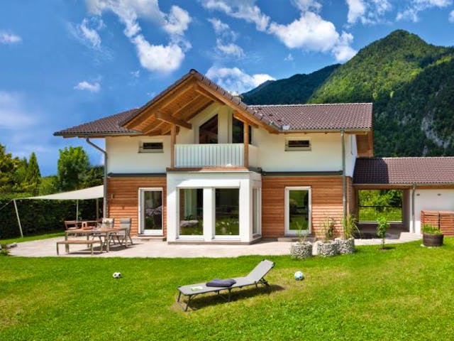 Fertighaus Vitalhaus Bad Reichenhall von Regnauer Hausbau Schlüsselfertig ab 481000€,  Außenansicht 2