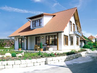 Fertighaus Musterhaus FAMILY CLASSIC von Fertighaus WEISS Schlüsselfertig ab 236000€, Satteldach-Klassiker Außenansicht 1