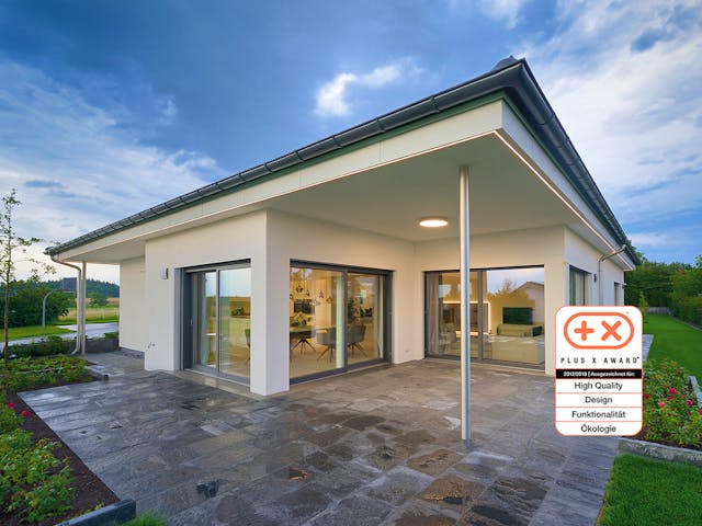 Fertighaus MH VITA von WEISS Holzhaus Schlüsselfertig ab 663300€, Bungalow Außenansicht 3