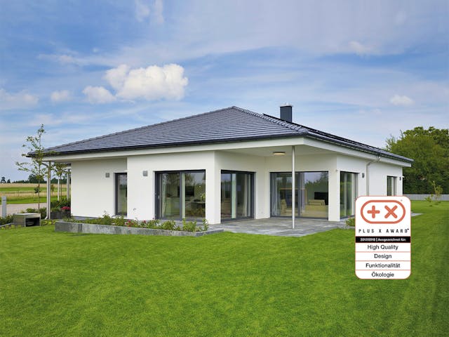 Fertighaus MH VITA von WEISS Holzhaus Schlüsselfertig ab 663300€, Bungalow Außenansicht 4
