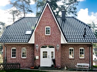 Fertighaus Modell 1.140 von Elbe-Haus, Satteldach-Klassiker Außenansicht 1