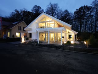 Fertighaus Musterhaus Bad Vilbel von DAVINCI HAUS, Fachwerk Außenansicht 1