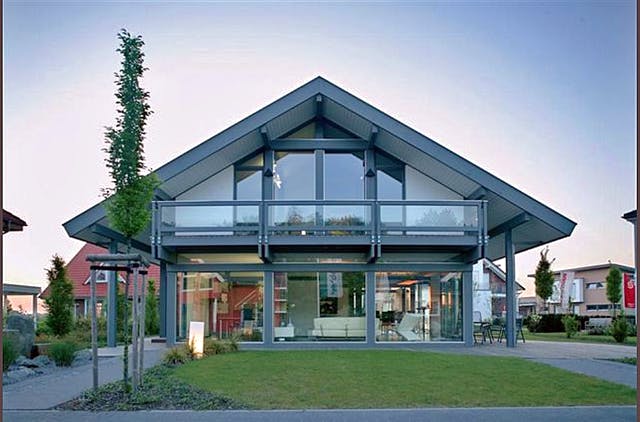 Modernes Fachwerkhaus mit Glas