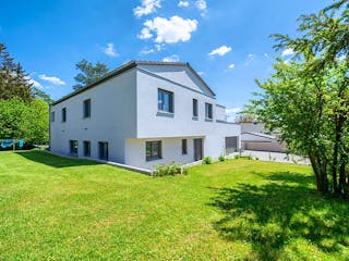 Massivhaus Massivhaus Thumann mit Satteldach und Sauna von MYMassivhaus, Satteldach-Klassiker Außenansicht 4