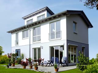 Blockhaus Strasser D119 von Frammelsberger R. Ingenieur-Holzbau, Satteldach-Klassiker Außenansicht 2