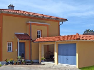 Blockhaus Weißleder D125 von Frammelsberger R. Ingenieur-Holzbau, Stadtvilla Außenansicht 2