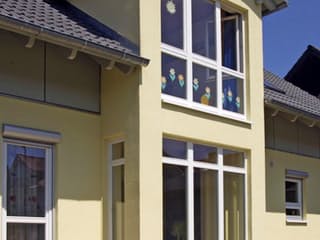 Blockhaus Lehnen D138 von Frammelsberger R. Ingenieur-Holzbau, Satteldach-Klassiker Außenansicht 2