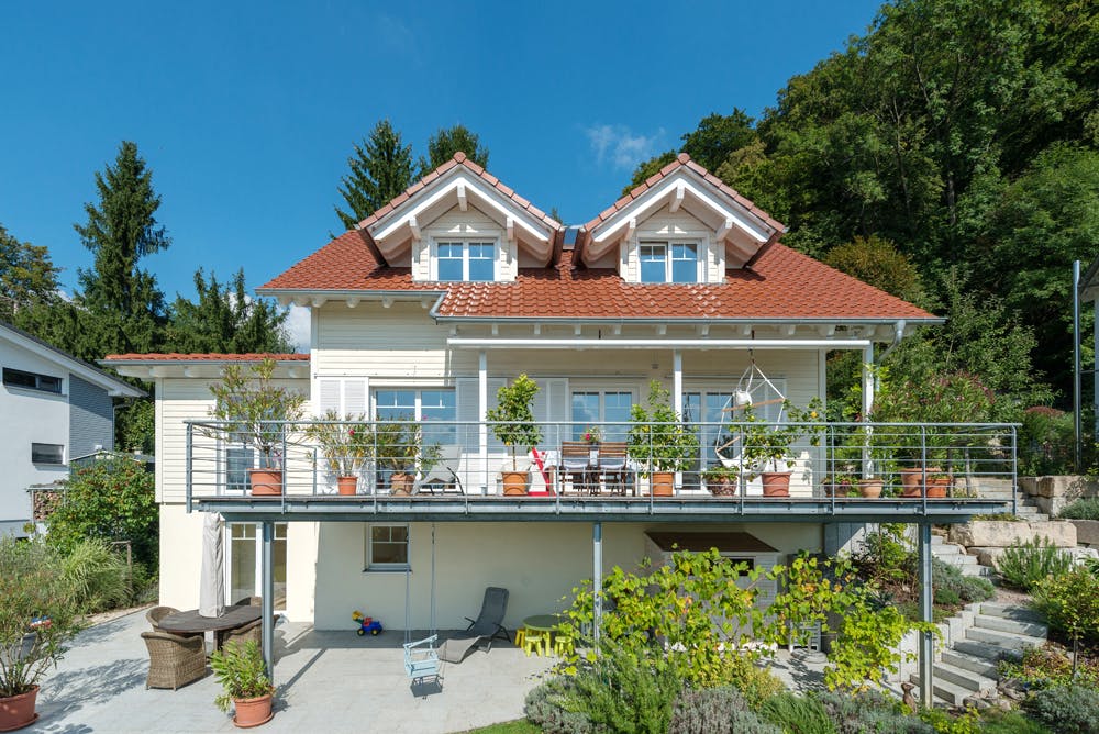 Blockhaus D162 Krastel von Frammelsberger Holzhaus, Satteldach-Klassiker Außenansicht 1