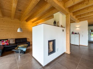 Blockhaus D144 Schwarzwasser von Frammelsberger R. Ingenieur-Holzbau, Satteldach-Klassiker Innenansicht 1