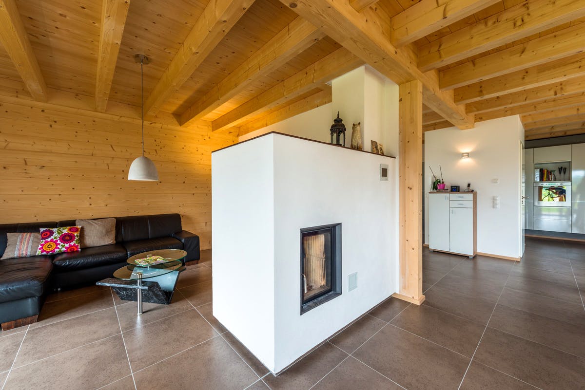 Blockhaus D144 Schwarzwasser von Frammelsberger R. Ingenieur-Holzbau, Satteldach-Klassiker Innenansicht 1