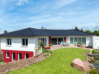 Blockhaus D158 Scheeder von Frammelsberger R. Ingenieur-Holzbau, Bungalow Außenansicht 2
