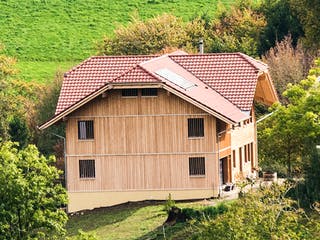 Blockhaus B420 Montigel von Frammelsberger R. Ingenieur-Holzbau, Blockhaus Außenansicht 2