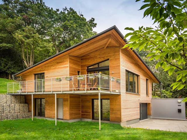 Fertighaus Haus England von Naturholzhaus Bayern, Pultdachhaus Außenansicht 1 Fertighaus Haus England von Naturholzhaus Bayern, Pultdachhaus Außenansicht 1