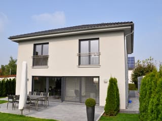 Fertighaus "natur trifft holz" nr.4 von wir leben haus Schlüsselfertig ab 350160€, Stadtvilla Außenansicht 1