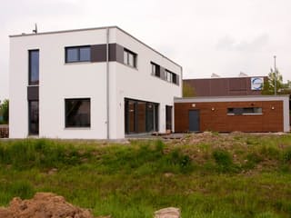 Fertighaus Neunecker von Holzhaus Rosskopf Schlüsselfertig ab 598000€, Cubushaus Außenansicht 8