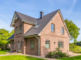 Massivhaus Flemhude von Nissen Massivhaus, Satteldach-Klassiker Außenansicht 1