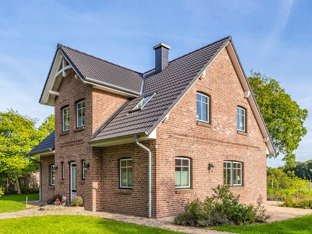 Massivhaus Flemhude von Nissen Massivhaus, Satteldach-Klassiker Außenansicht 1