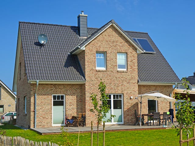 Massivhaus Wattenbek von Nissen Massivhaus, Satteldach-Klassiker Außenansicht 1 Massivhaus Wattenbek von Nissen Massivhaus, Satteldach-Klassiker Außenansicht 1