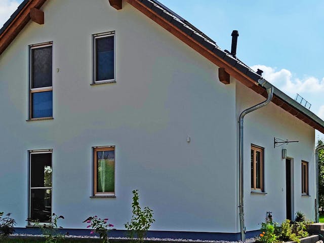 Fertighaus Haus Baier von Gebrüder Noack Holzbau Schlüsselfertig ab 324000€, Satteldach-Klassiker Außenansicht 3