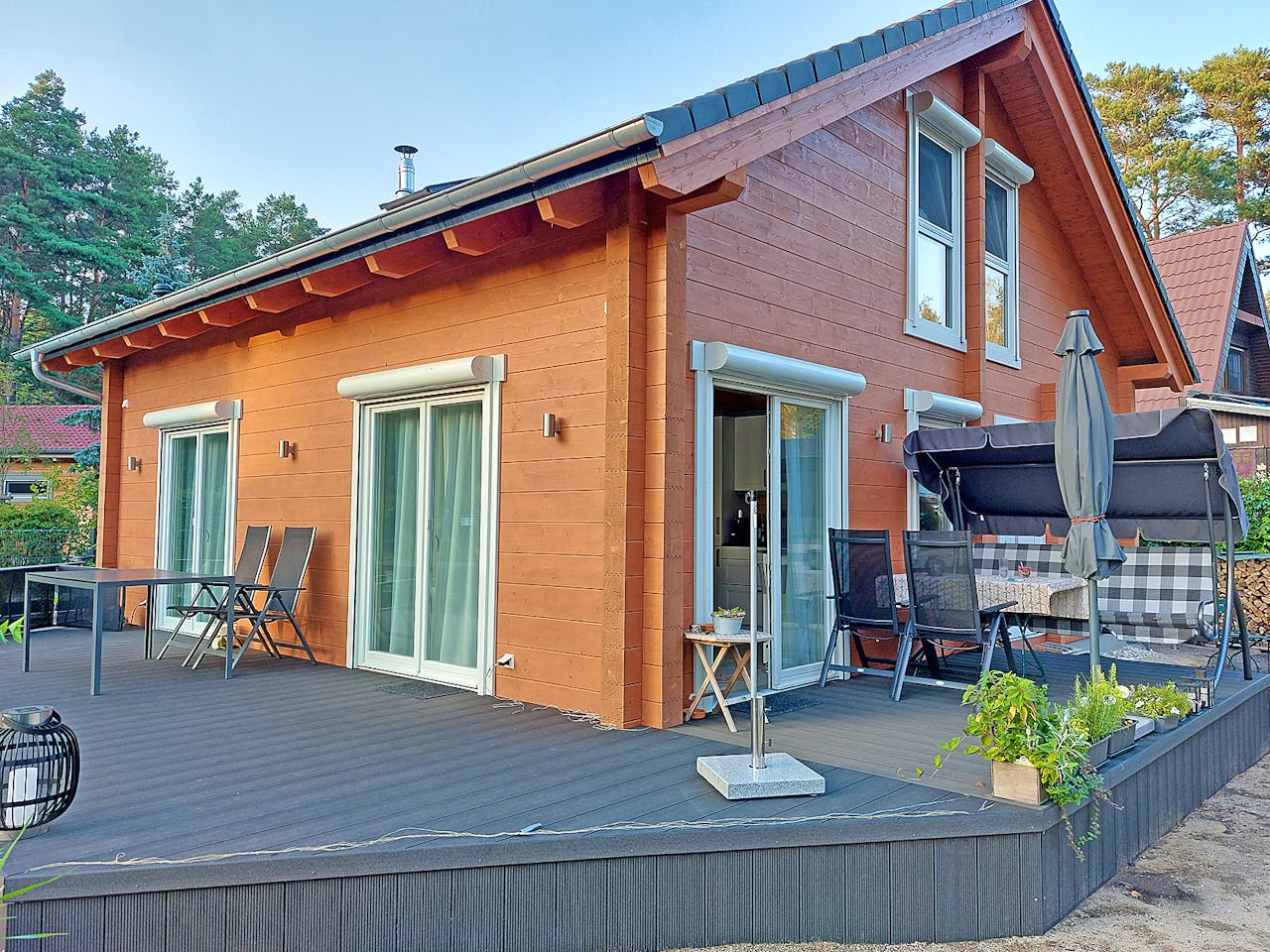Blockhaus Haus Kaiser von Gebrüder Noack Holzbau Ausbauhaus ab 175000€, Satteldach-Klassiker Außenansicht 1