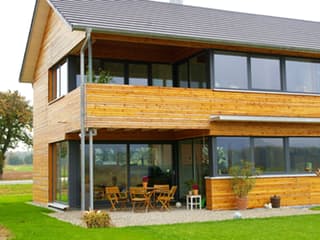 Fertighaus Ohmden von Holzhaus Rosskopf Schlüsselfertig ab 439000€, Satteldach-Klassiker Außenansicht 5