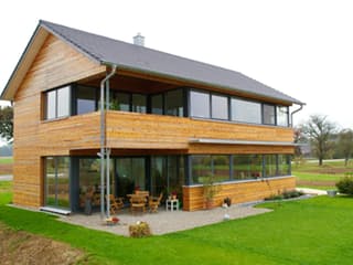 Fertighaus Ohmden von Holzhaus Rosskopf Schlüsselfertig ab 439000€, Satteldach-Klassiker Außenansicht 1