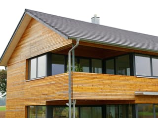 Fertighaus Ohmden von Holzhaus Rosskopf Schlüsselfertig ab 439000€, Satteldach-Klassiker Außenansicht 11