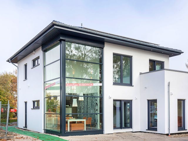 Fertighaus Musterhaus Ingolstadt von OKAL Haus Schlüsselfertig ab 407900€, Stadtvilla Außenansicht 3