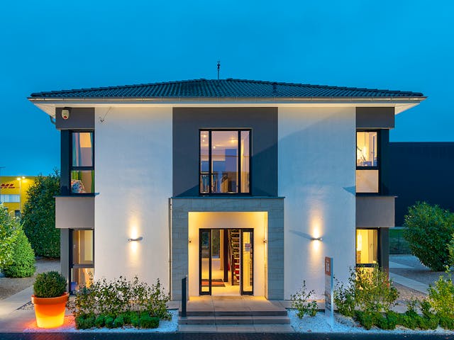 Fertighaus Musterhaus Köln von OKAL Haus Schlüsselfertig ab 574900€, Stadtvilla Außenansicht 2