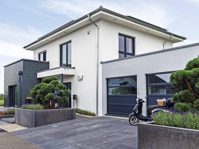 Fertighaus Musterhaus Schkeuditz von OKAL Haus Schlüsselfertig ab 622900€, Stadtvilla Außenansicht 2