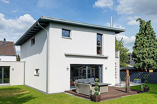 Stadtvilla mit Flachdach von Petershaus