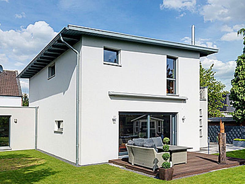 Weiße Stadtvilla von Petershaus