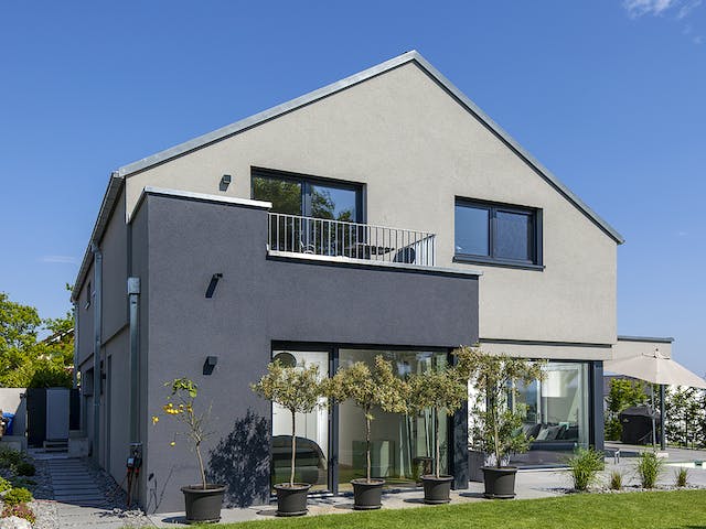 Massivhaus Achenbach von Plan-Concept Massivhaus, Satteldach-Klassiker Außenansicht 1