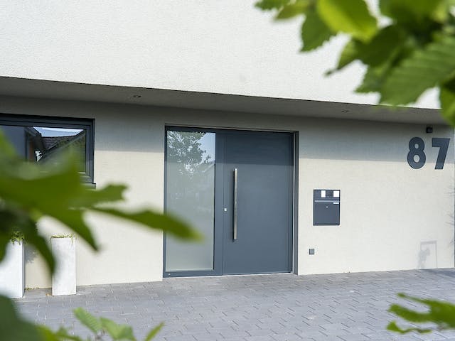 Massivhaus Achenbach von Plan-Concept Massivhaus, Satteldach-Klassiker Außenansicht 5