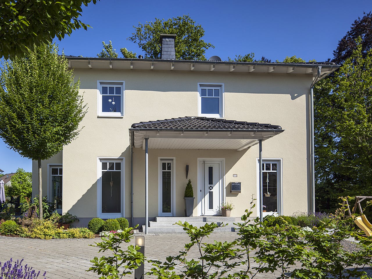 Massivhaus Conrad von Plan-Concept Massivhaus, Stadtvilla Außenansicht 1